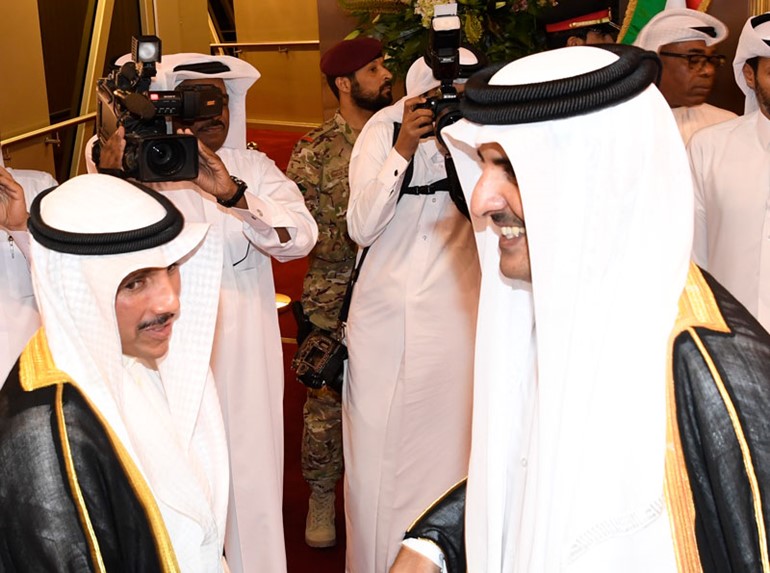أمير دولة قطر الشقيقة يغادر البلاد بعد زيارة أخوية
