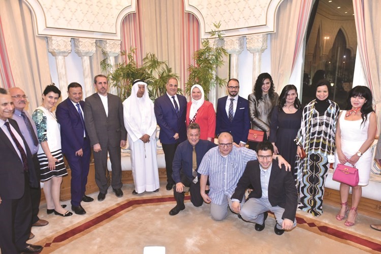 د.فاتن الميلم وفهد الميلم وعدد من أطباء مستشفى الهادي﻿