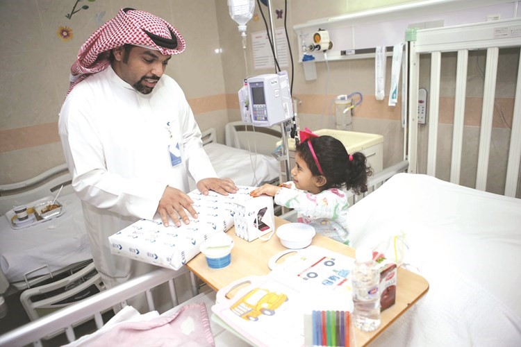 «KIB» يحتفل بالقرقيعان مع الأطفال في مستشفى الأميري