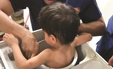 الطفل قبل اخراجه من النشافة﻿