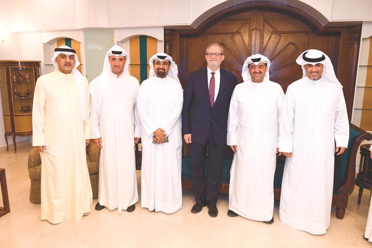 السفير الأميركي ووليد الخشتي يهنئون﻿