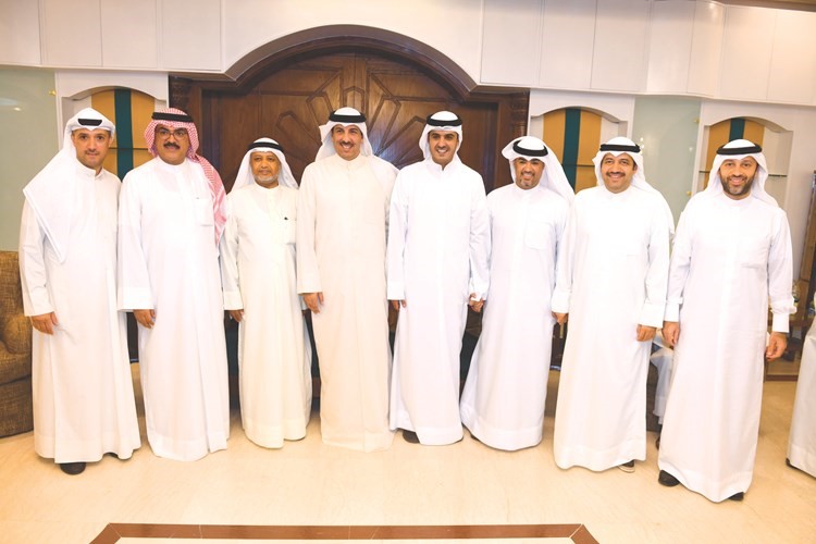 مرزوق وفيصل الخرافي وأنور ورائد بو خمسين يباركون﻿