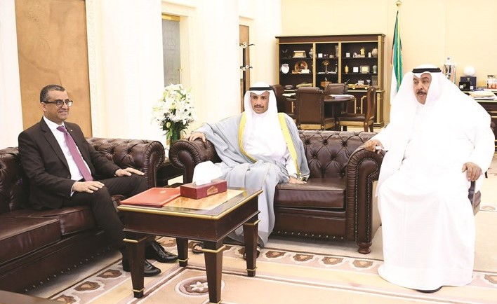 رئيس مجلس الأمة مرزوق الغانم مستقبلا السفير التونسي احمد بن صغير بحضور النائب خلف دميثير﻿