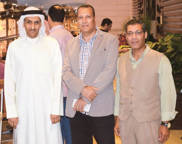 القطان والمستشار الإعلامي ومسؤول قسم التحصيل﻿