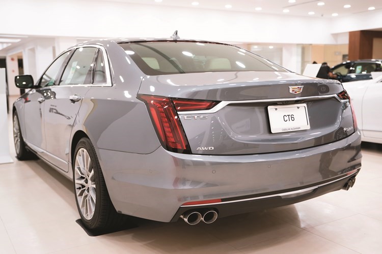 «كاديلاك الغانم» تطلق CT6 2019 في الكويت