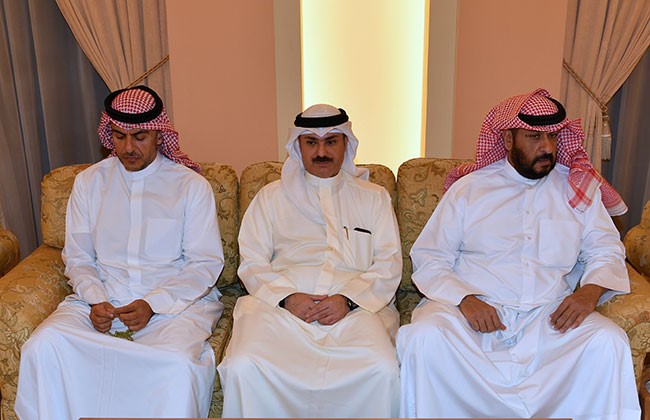 سمو الأمير يقيم مأدبة إفطار على شرف وزير الدفاع ورئيس الأركان وكبار قادة الجيش