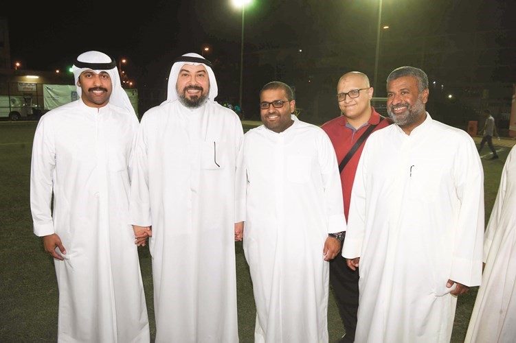 الفهد يتوسط بدر ومحمد وأحمد وجاسم الشرهان﻿