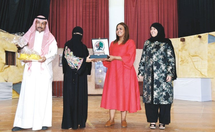 تكريم الشيخة ريم الحمود﻿