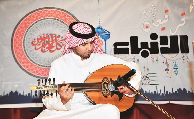 عزف على العود﻿