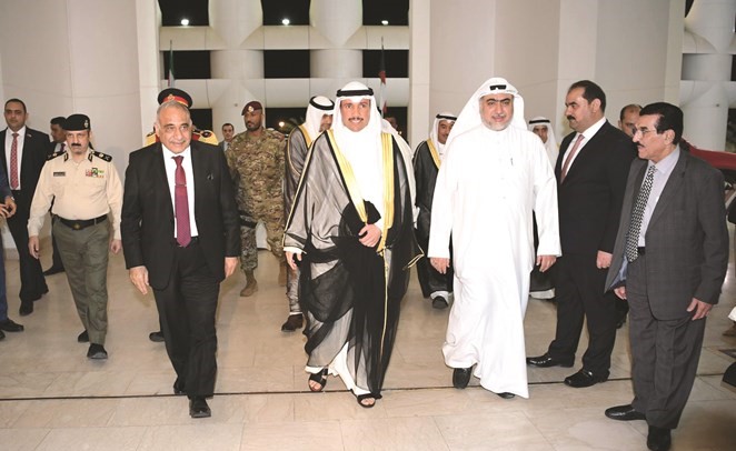 الرئيس الغانم وخالد الشطي خلال استقبالهما عادل عبدالمهدي ويبدو اللواء خالد الوقيت﻿