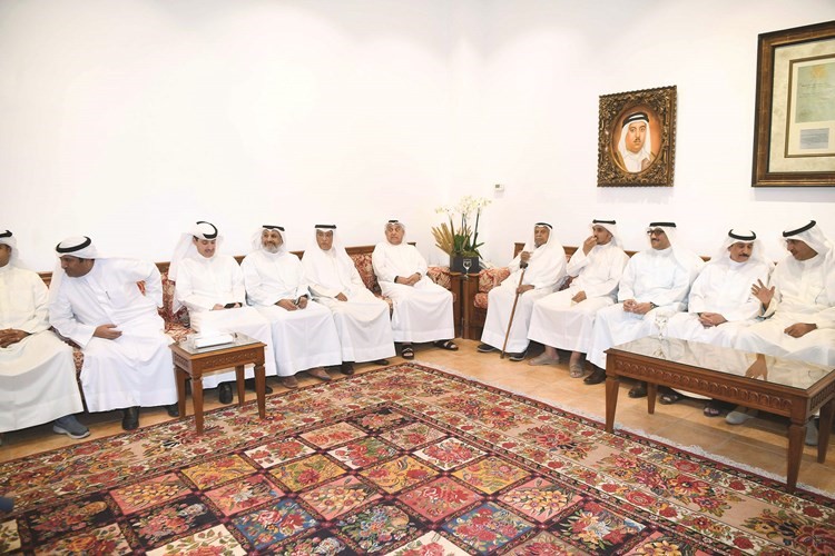 جانب من الحضور في ديوان الملا﻿