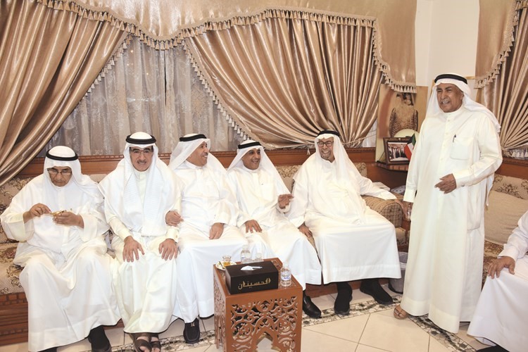 مختار الخالدية يرحب بالحضور﻿