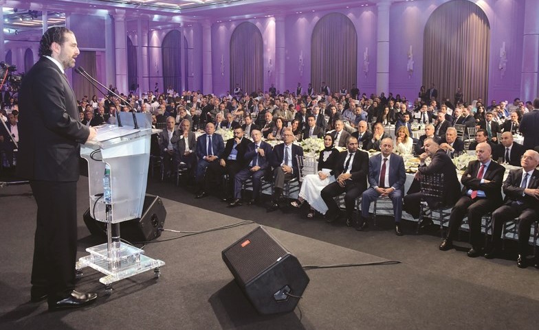 رئيس مجلس الوزراء سعد الحريري يلقي كلمة خلال رعايته حفل إفطار قطاع المهن الحرة في المستقبل امس الاول 	(محمود الطويل)﻿