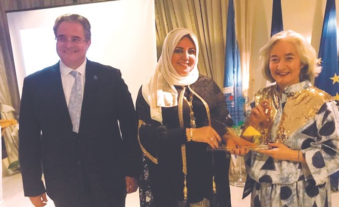 السفارة الفرنسية تمنح شهادة تقديرية لـ«الالتزام بالمسؤولية المجتمعية» لجمعية البيئة
