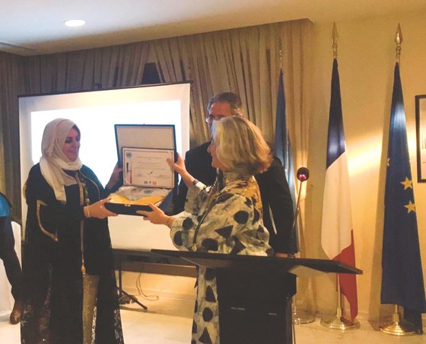 السفارة الفرنسية تمنح شهادة تقديرية لـ«الالتزام بالمسؤولية المجتمعية» لجمعية البيئة