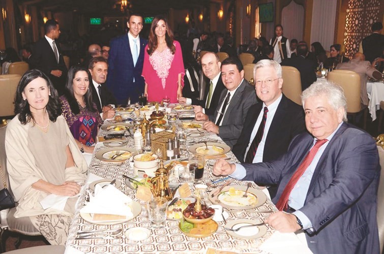 السفير الألماني كارلفريد بيرغنر وعدد من الحضور﻿