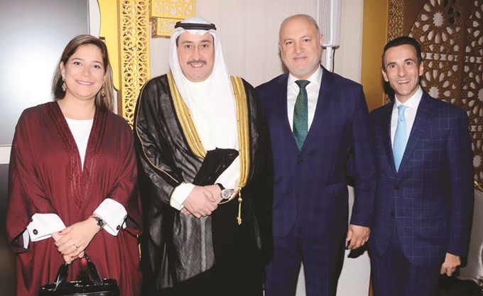 الشيخ فيصل الحمود والقائم بالأعمال في السفارة اللبنانية نسرين بوكرم وسافينو ليوني﻿