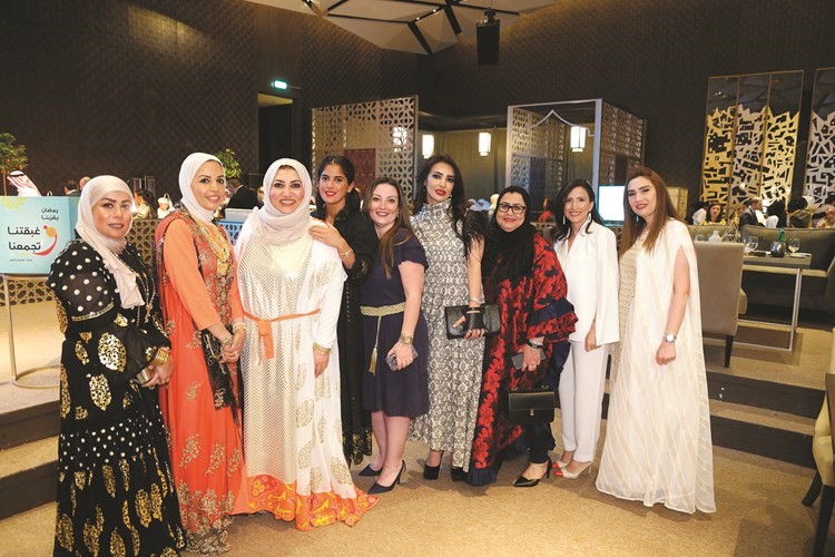لقطة جماعية لموظفات الشركة﻿