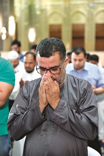 خشوع وتدبر ﻿