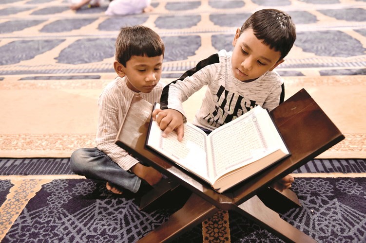أطفال في رحاب القرآن﻿
