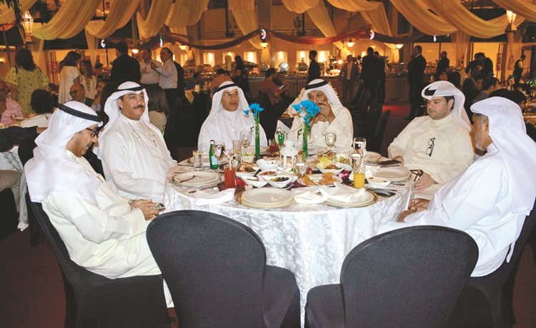 أحمد الصلحات ومحمد الصايغ وعبدالرحيم الحرز ووليد الفويرس ومساعد المطوع وفاضل المندي ﻿