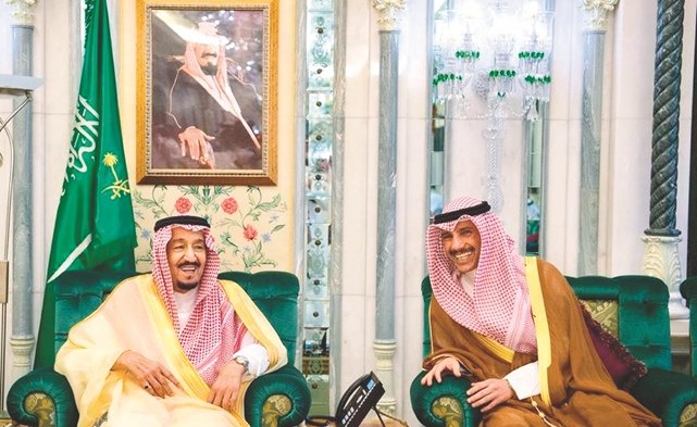 ﻿خادم الحرمين الشريفين الملك سلمان بن عبدالعزيز لدى استقباله رئيس مجلس الأمة مرزوق الغانم﻿