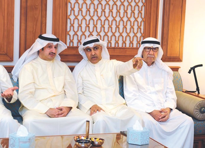 د.بدر الشريعان وعلي الغريب وعادل الغريب﻿