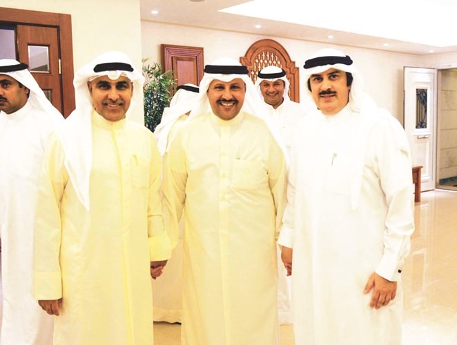 طلال الجلال يهنئ عادل الغريب﻿