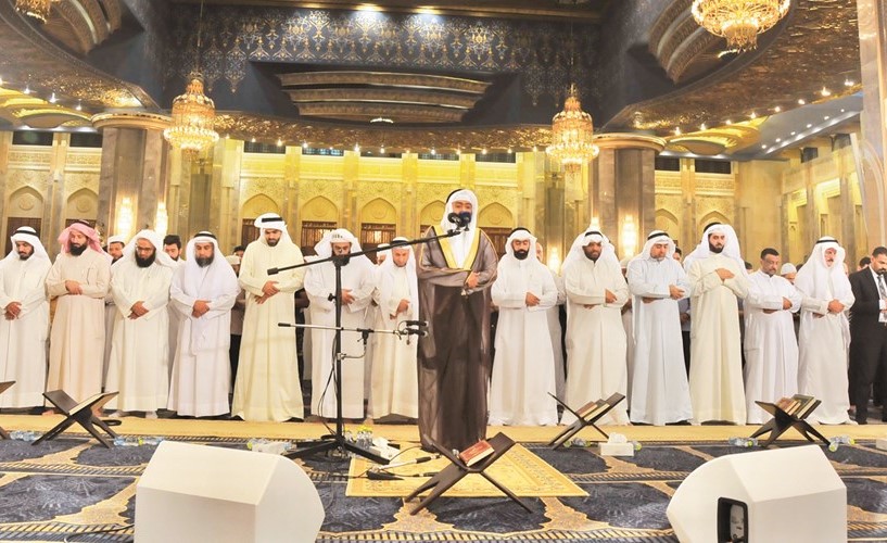 آلاف المصلين أحيوا سنة القيام خلال ليلة 24 من رمضان في المسجد الكبير﻿