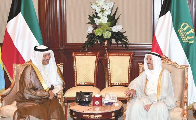 صاحب السمو الأمير الشيخ صباح الأحمد مستقبلا سمو الشيخ جابر المبارك﻿
