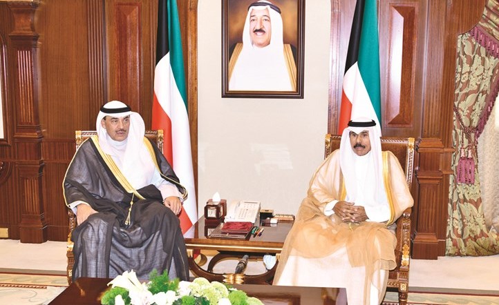 سمو ولي العهد الشيخ نواف الأحمد مستقبلا الشيخ صباح الخالد﻿