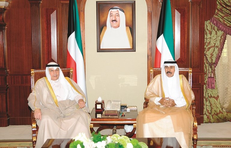 سمو ولي العهد خلال استقباله الشيخ خالد الجراح﻿