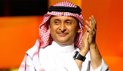 الفنان عبدالمجيد عبدالله ينفي ما أُشيع عن تدهور حالته الصحية