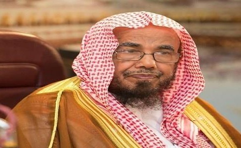 بالفيديو.. هكذا رد الداعية المطلق على متصل تستقبله زوجته من العمل بـ"المناديل المعطرة" و"القبلات"