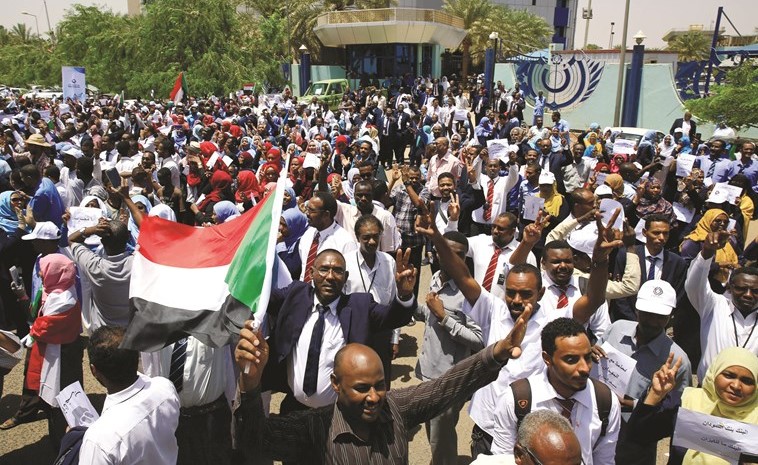 جانب من الاضراب الذي شهدته السودان امس الاول    (رويترز)﻿