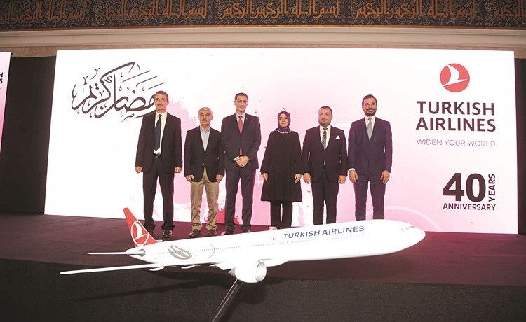 محمد فاتيح دورماز ومحمد بلتو والسفيرة التركية عائشة كويتاك ومحمد عاكف عنان واحمد ييت وهاكان كاراتا﻿