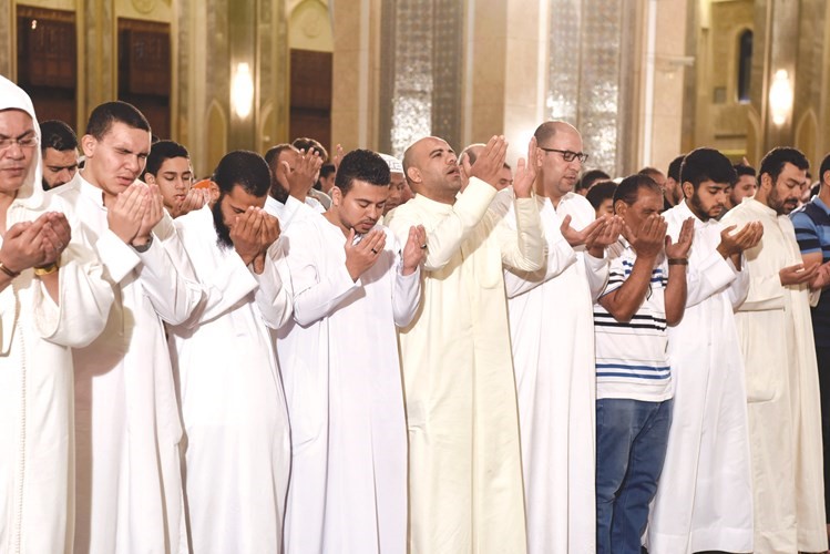 دعاء وتضرع الى الله ﻿