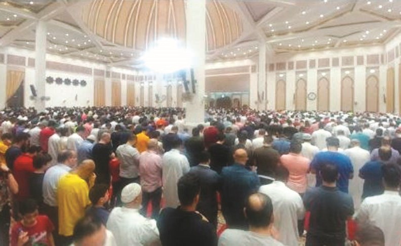 جانب من صلاة القيام في مسجد المزيني﻿