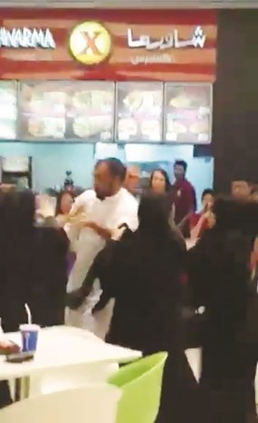 من الهوشة التي اشيع انها بمطار الكويت﻿