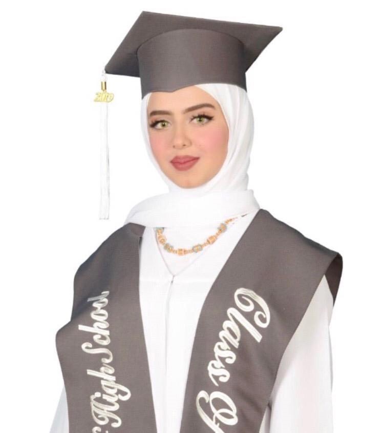 الثالثة أدبي كويتيين مي فالح الشمري (98.69) لـ"الأنباء": أهدي نجاحي لوالدي ووالدتي وأنصح الطلاب بالدراسة أول بأول