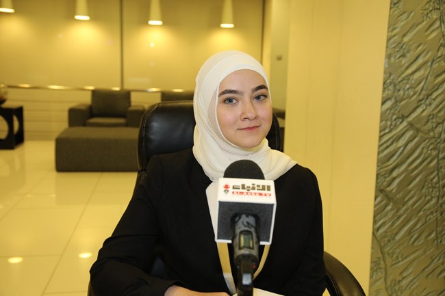 الأولى أدبي روان يونس بنسبة 99.74%: أتمنى الالتحاق بكلية الاقتصاد والعلوم السياسية