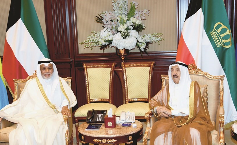 صاحب السمو الأمير الشيخ صباح الأحمد مستقبلا رئيس المجلس الأعلى للقضاء ورئيس محكمة التمييز ورئيس المحكمة الدستورية المستشار يوسف المطاوعة﻿