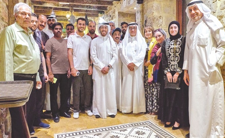 لقطة تذكارية خلال مأدبة الإفطار﻿