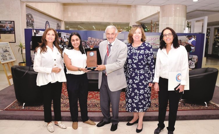 الطالبة حصة الخرافي من مدرسة بيان ثنائية اللغة ود.هلال الساير	﻿