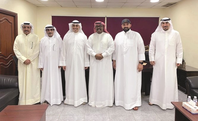 ناصر صالح بومرزوق متوسطا أعضاء مجلس إدارة الاتحاد﻿