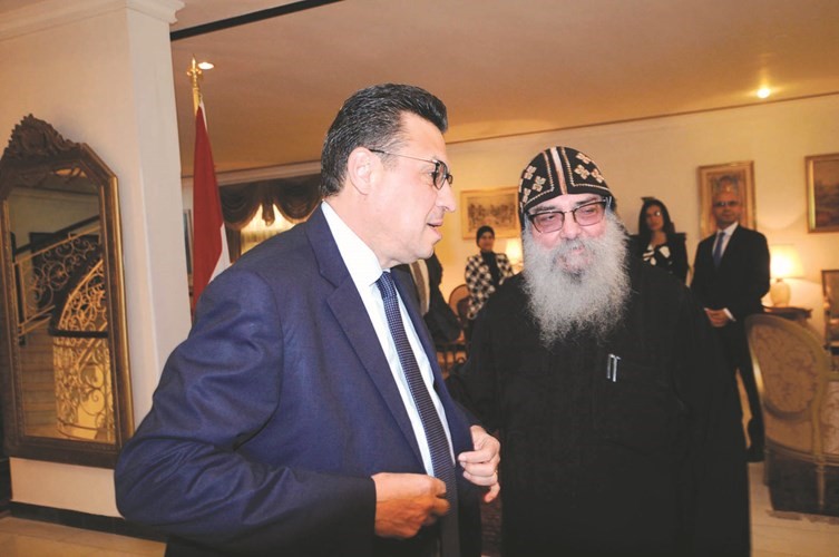  وتهنئة من الانبا بيغول القمص بيشوي للسفير طارق القوني﻿