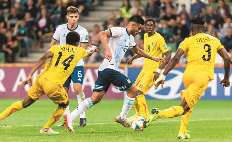 مالي تباغت الأرجنتين وتقصيها من كأس العالم للشباب