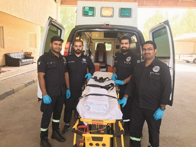 فنيو الطوارئ الطبية على أهبة الاستعداد ﻿