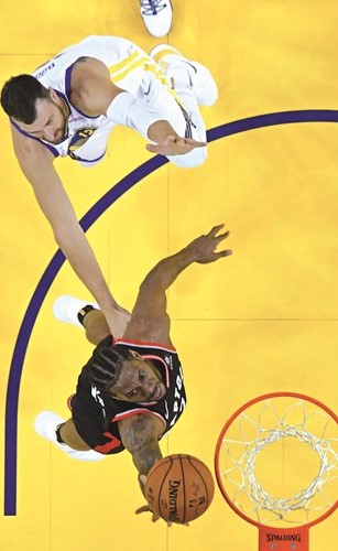 رابتورز يتجاوز ووريرز في الـ «NBA»