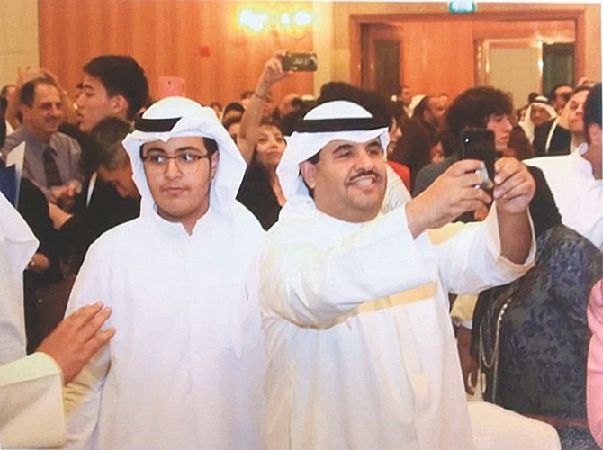 الشيخ دعيج الخليفة مشاركا في الحفل﻿
